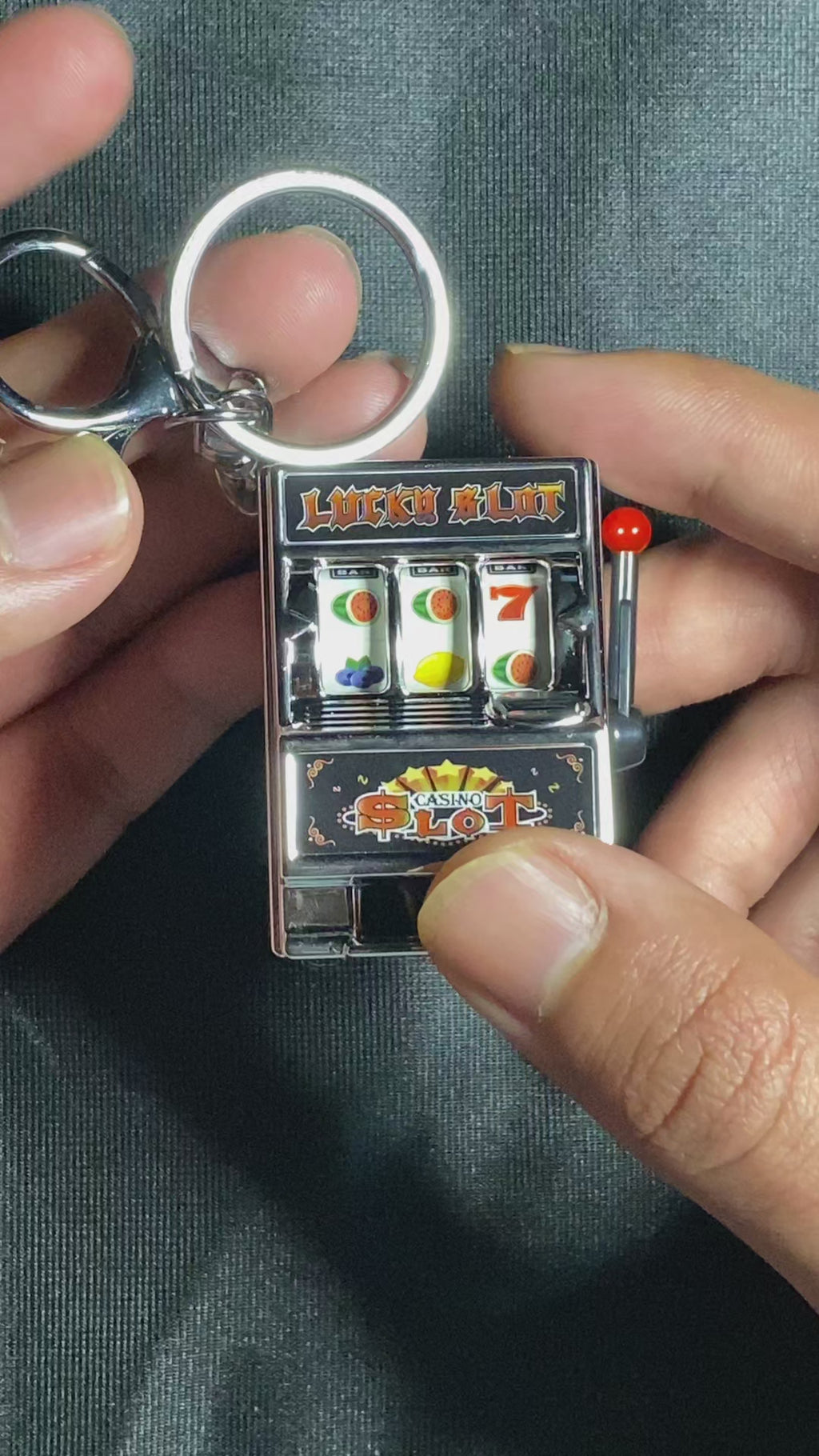 Mini Slot Machine Keychain 🎰
