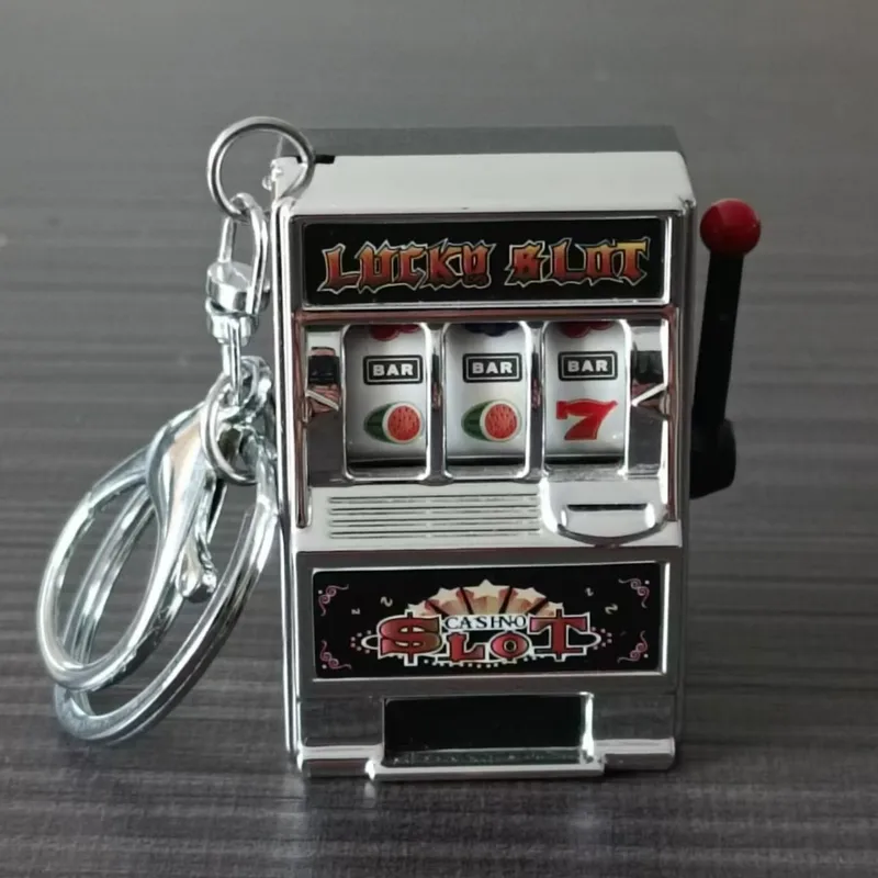 Mini Slot Machine Keychain 🎰