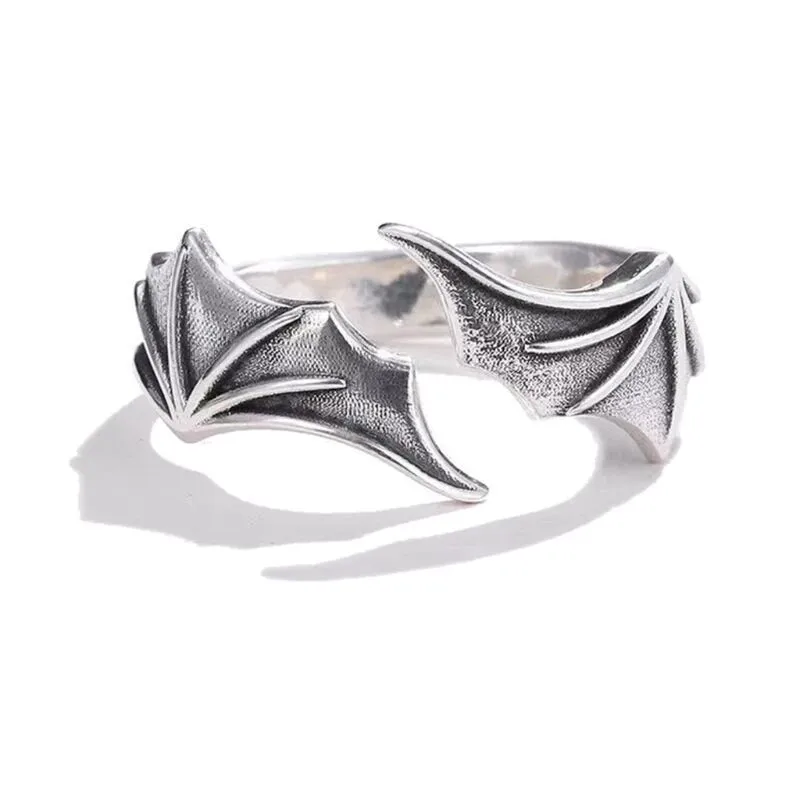 Batwing ring