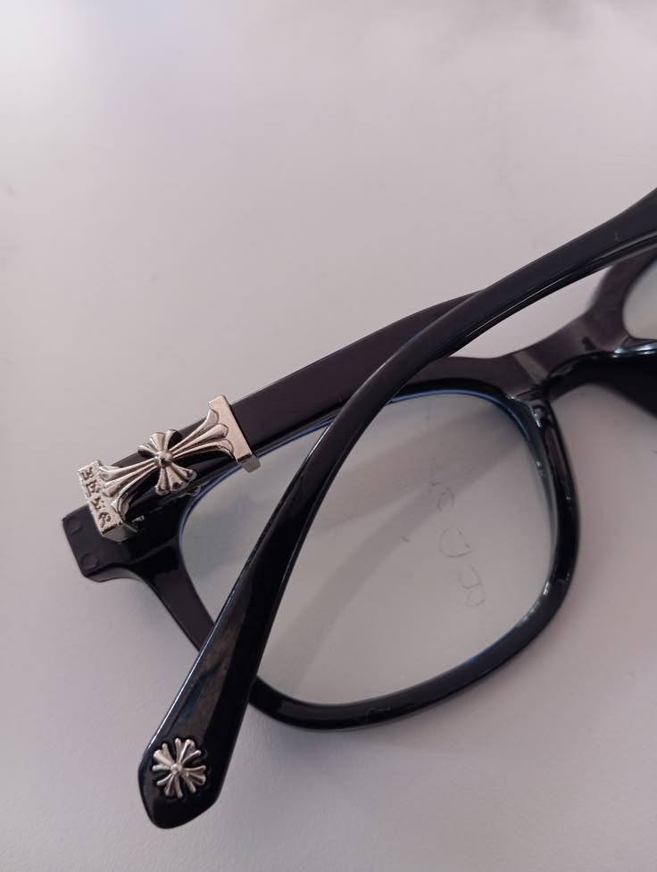 Black chrome heart frame